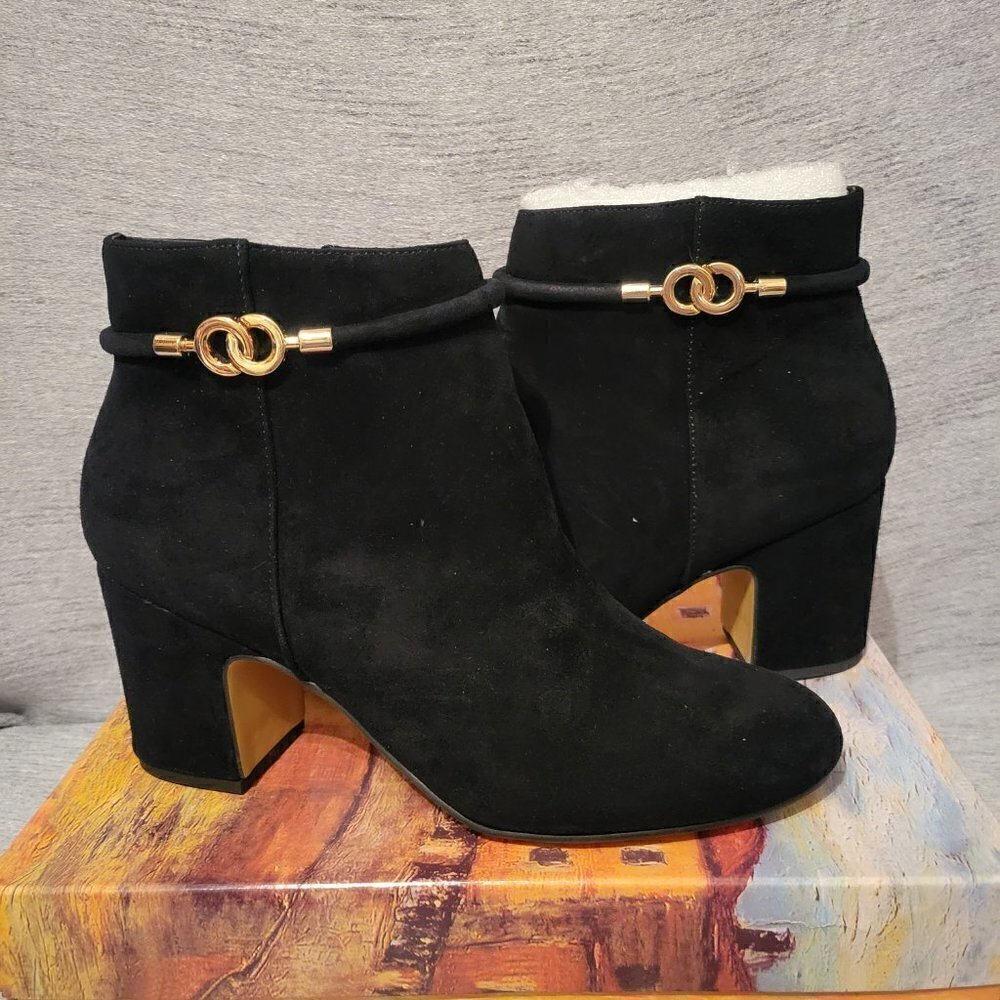 Womens Bella Vita Diaz Suede Ankle Boots
